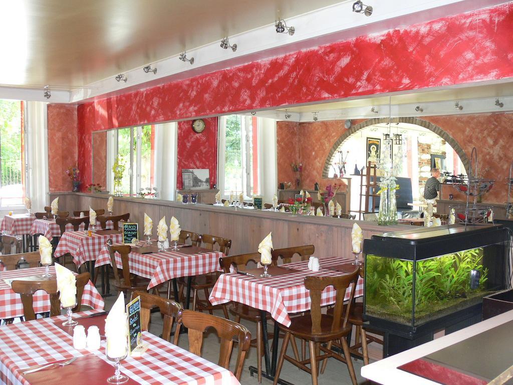 Hotel Le Saint Julien Bagian luar foto